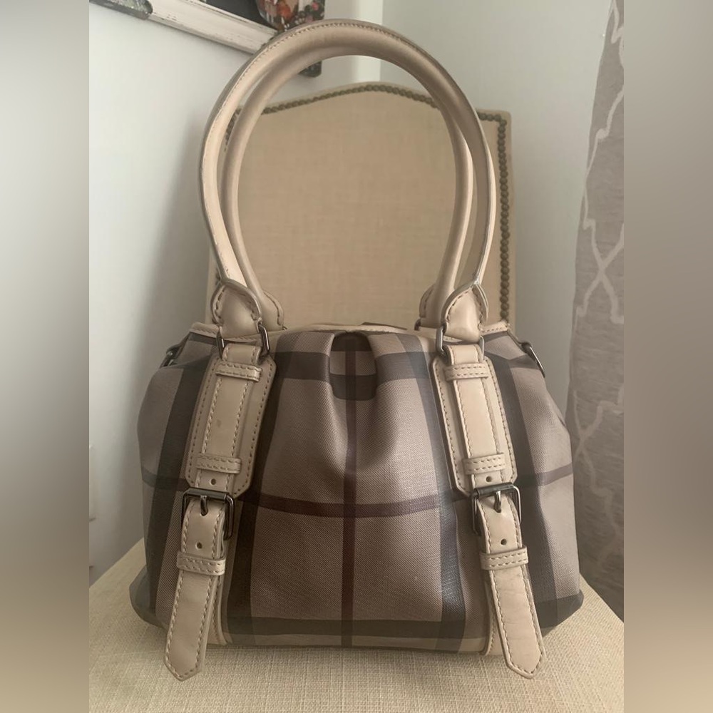 Burberry purse.
